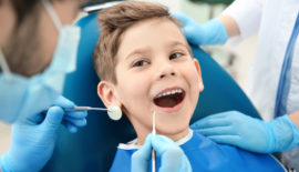 dziecko u dentysty